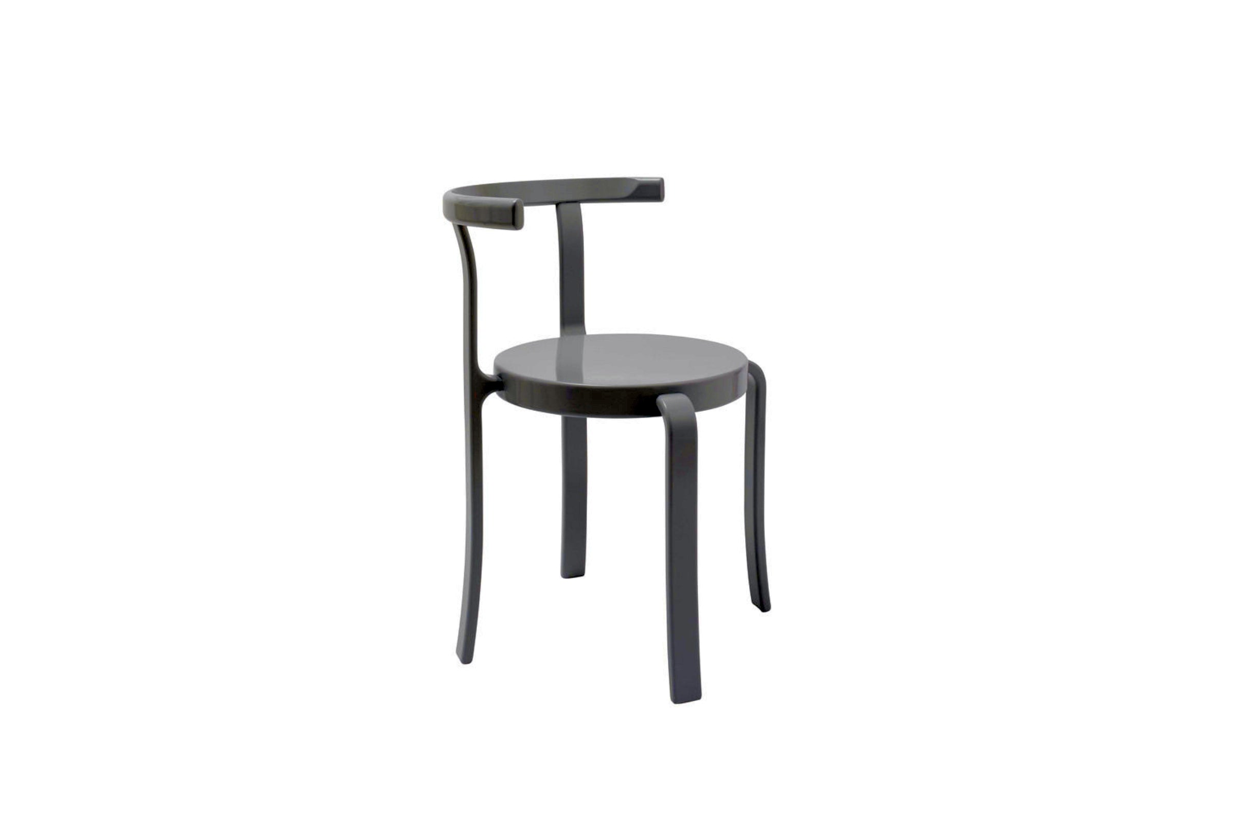 8002 Designer Stuhl von Magnus Olesen in Hochglanzlack, grau