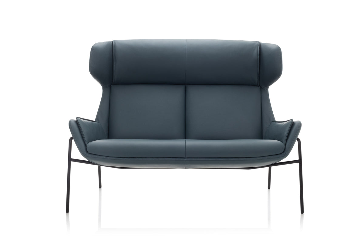AKARI aus hochwertigem Leder im eleganten Interieur-Design