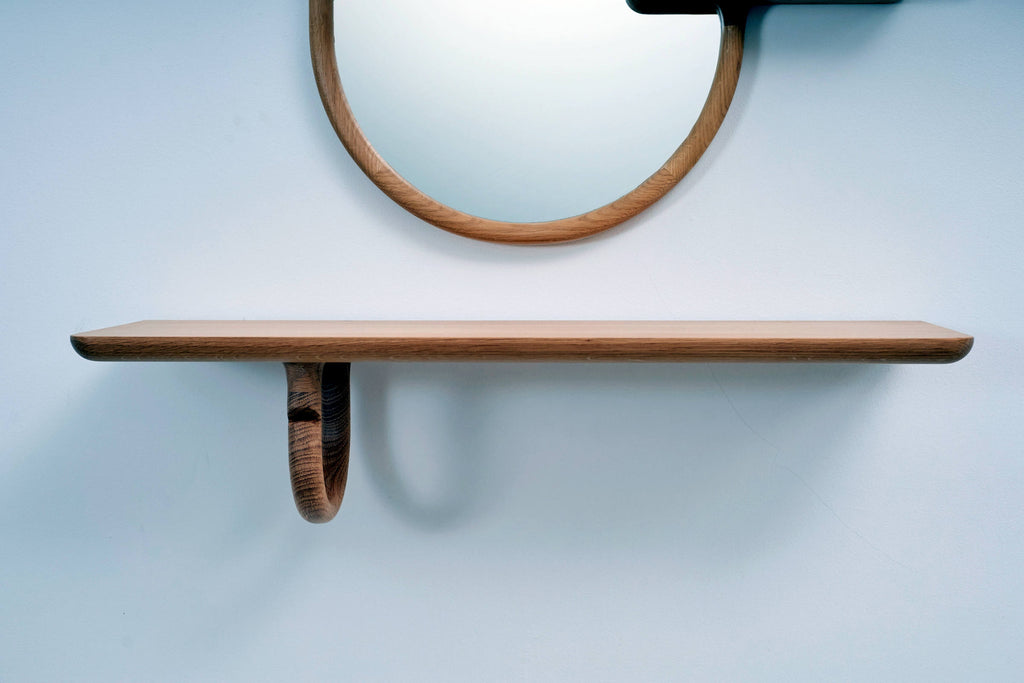 AVID Designer Wandregal aus Eichenholz mit Spiegel