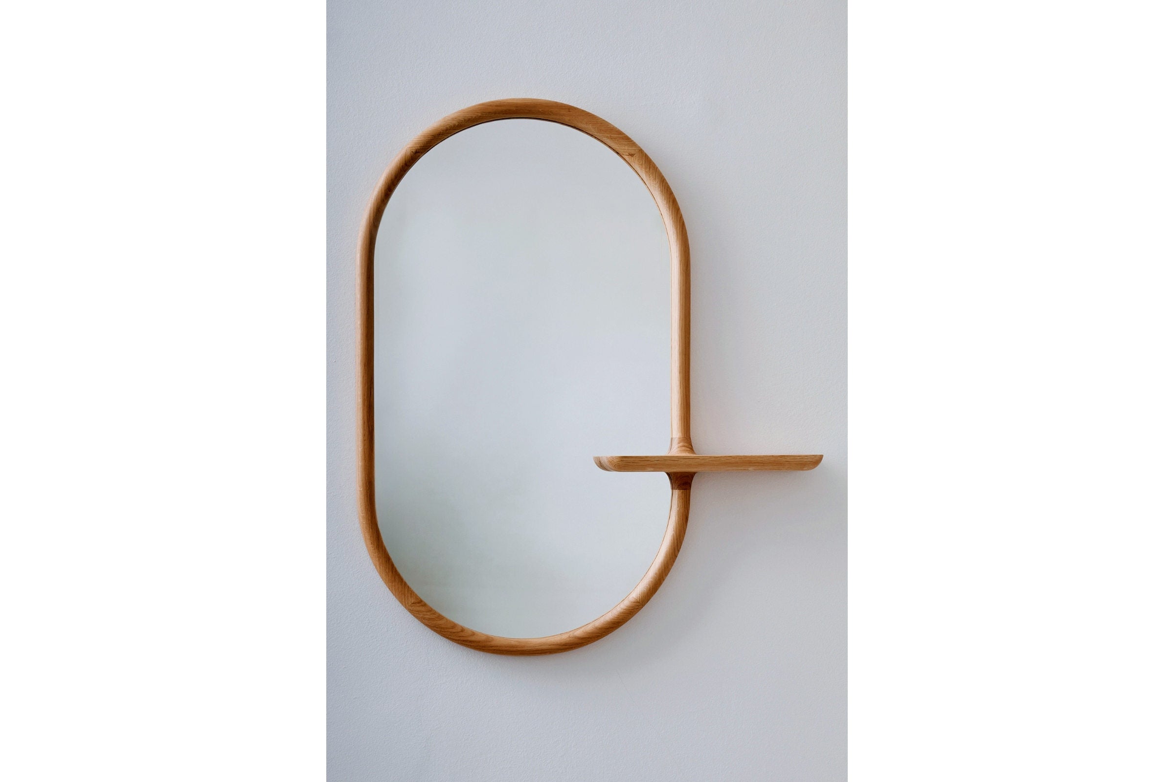 AVID Designer Wandspiegel frontal – natürliche Optik