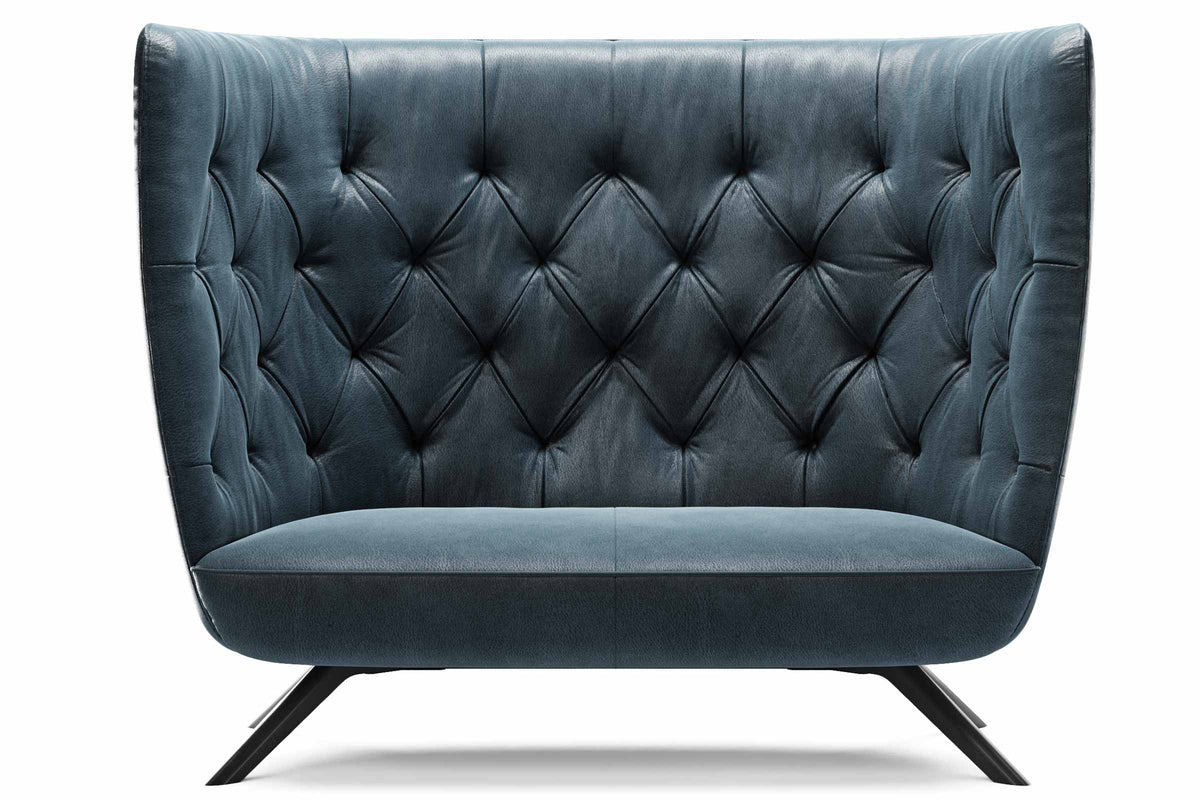 Modernes CLOE Sofa mit weichen Polstern im hellen Wohnzimmer