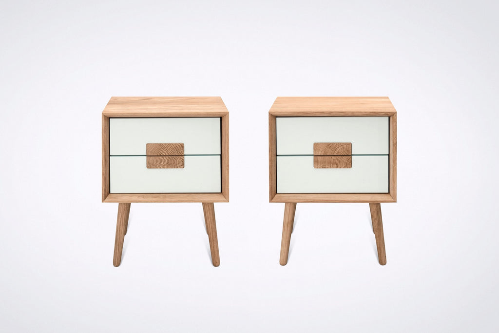 Set von zwei EILERT Massivholz Nachttischen mit MDF-Fronten