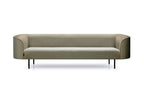 3-Sitzer-Sofa vor weißem Hintergrund