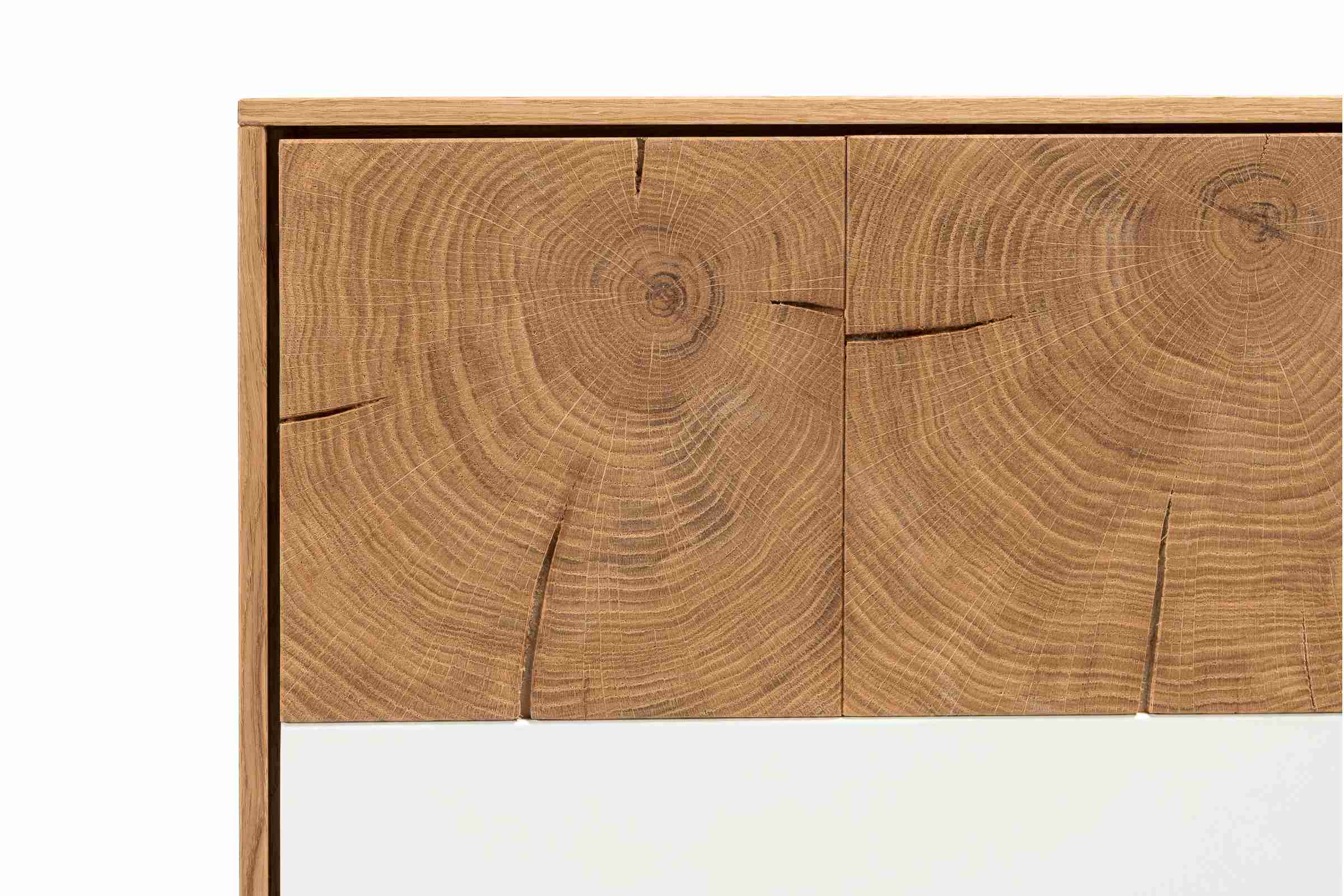 Detailaufnahme der Kantenverarbeitung des Sideboards