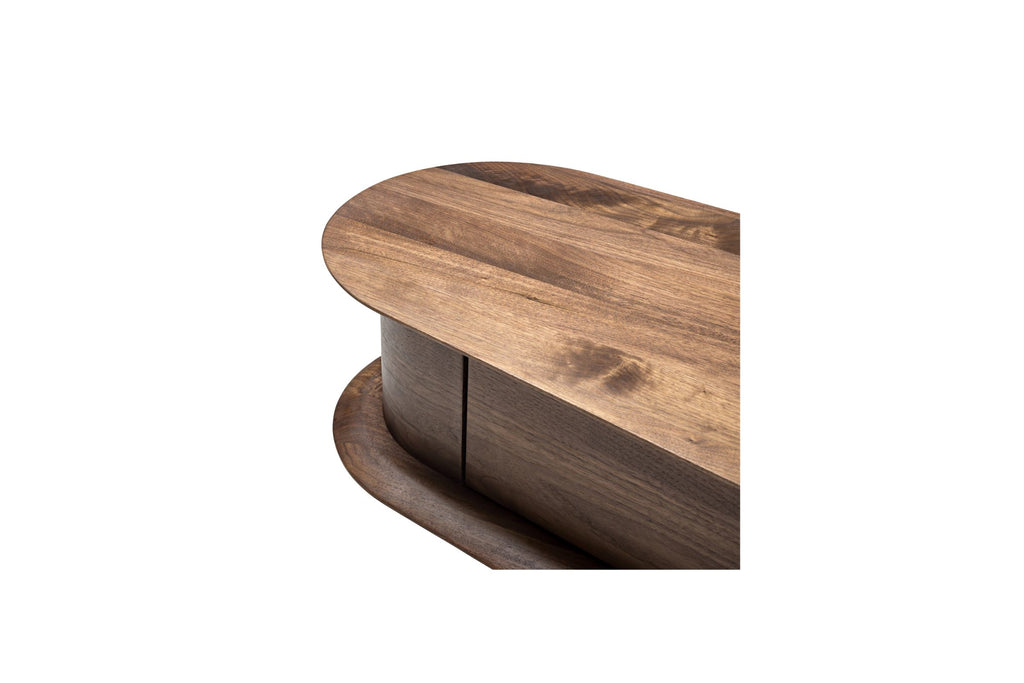 Nahaufnahme der abgerundeten Ecke des MALIN Designer TV-Lowboards von Woak in Nussbaumholz