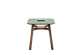 Frontansicht des Marshall Designer Couchtisches von Woak mit Leder-Tischplatte
