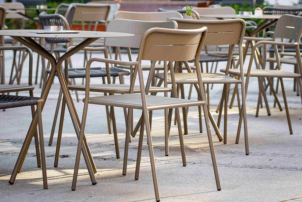 NERO Outdoor Stuhl Rückansicht – modernes Design für Terrasse