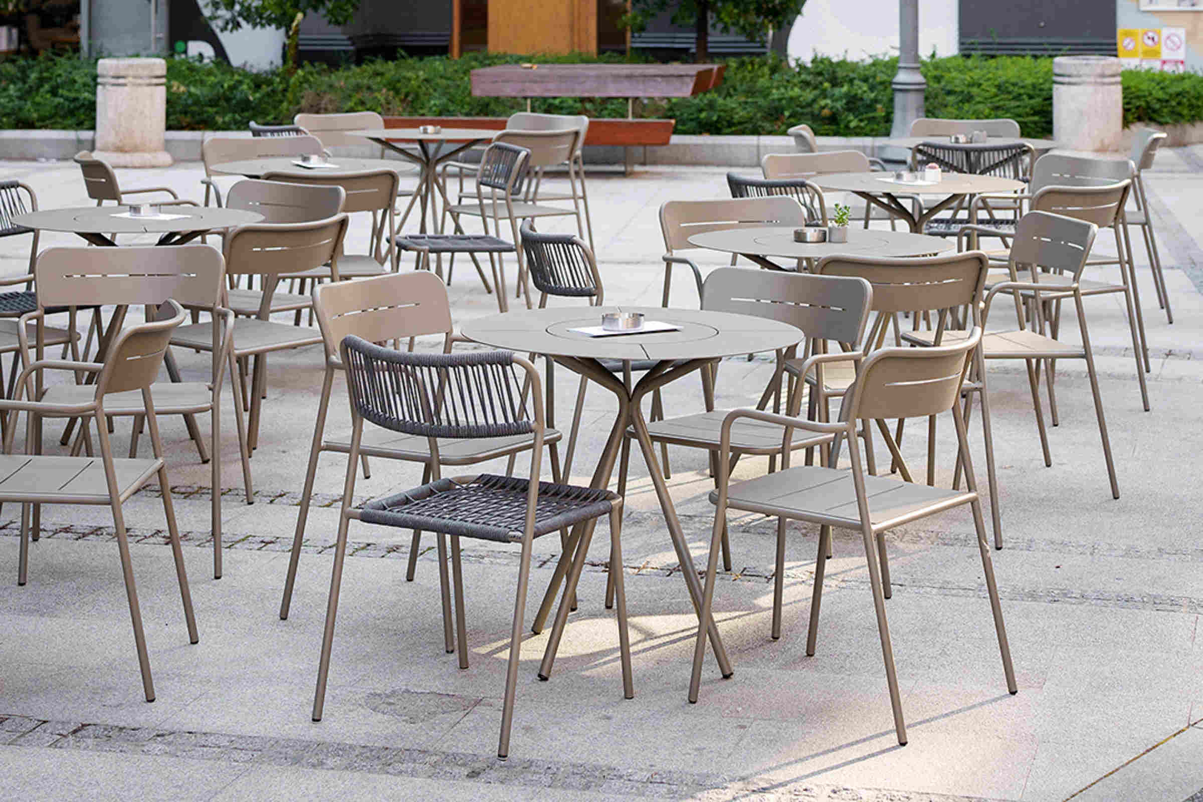 Gartenstuhl Outdoor Einsatz Gastronomie Terrasse
