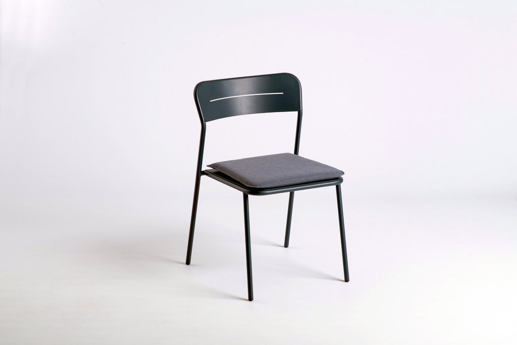 NERO Designer Outdoor Stuhl mit beigem Sitzkissen