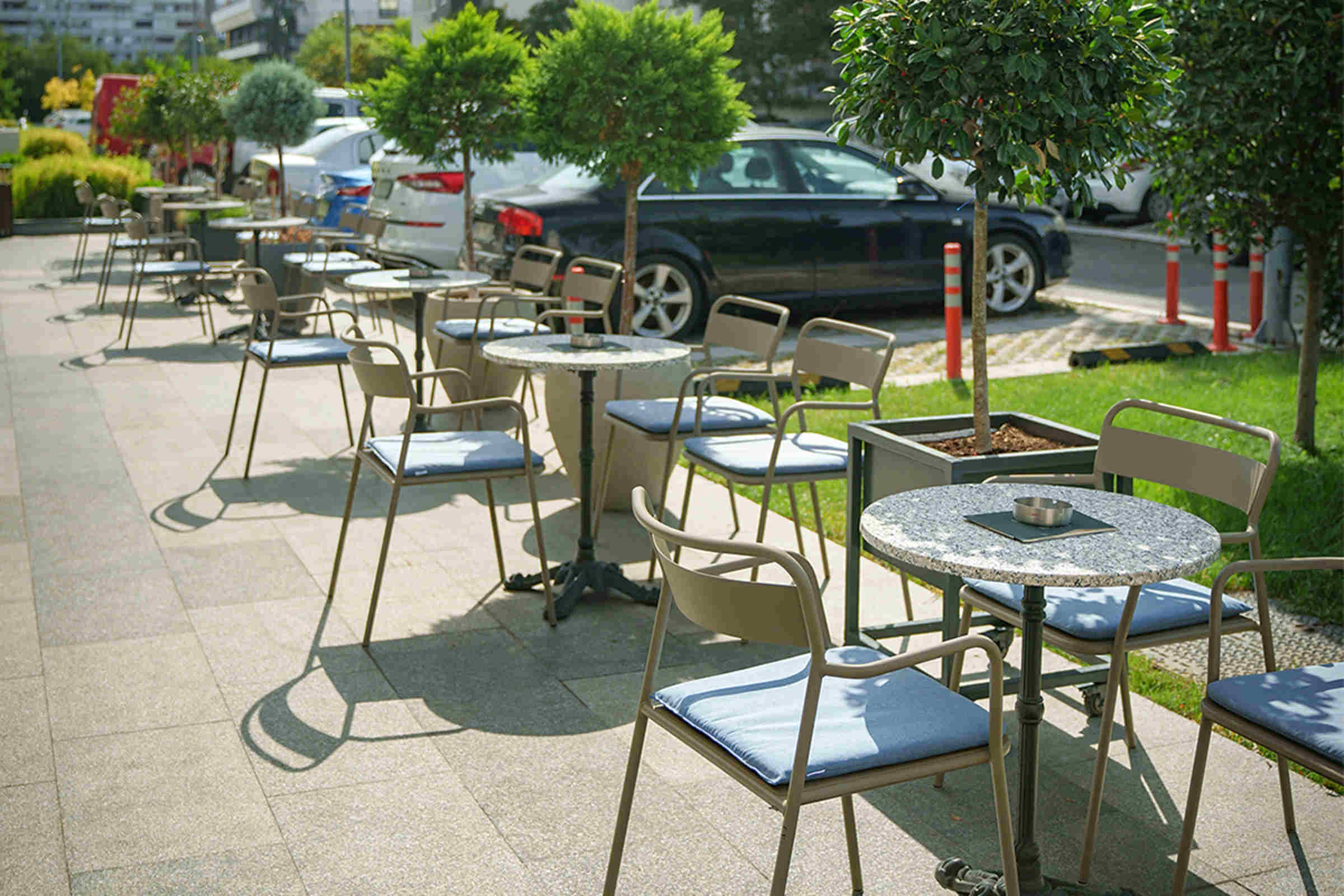 Hochwertiger Outdoor Gartenstühle aus Metall – von C by GARDA