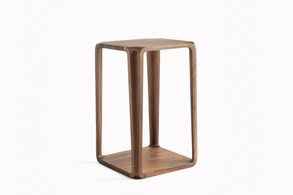 PRIMUM Designer Beistelltisch von GoEs aus Massivholz, Seitenansicht