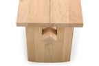 Detailaufnahme der Holzverbindung des Designer Hockers